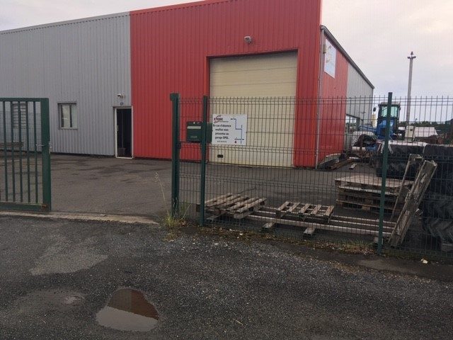 Louer Local professionnel Local professionnel, Saint-Hilaire-de-Loulay 250 m2 - LP520-DURET