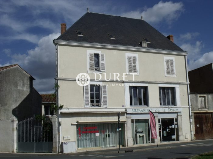 Louer Local commercial Local commercial, fontenay le comte 20 m2 - LP874-DURET