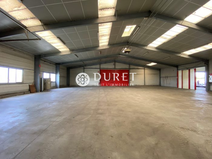 Louer Local professionnel Local professionnel, Mortagne-sur-Sèvre 2800 m2 - LP1004-DURET