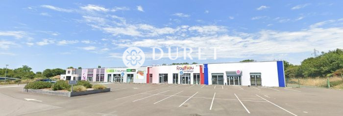 Louer Local industriel Local industriel, La Roche-sur-Yon 1540 m2 - LP1129-DURET