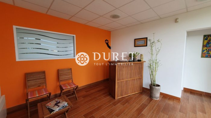 Louer Local professionnel Local professionnel, Saint-Gilles-Croix-de-Vie 181 m2 - LP1275-DURET