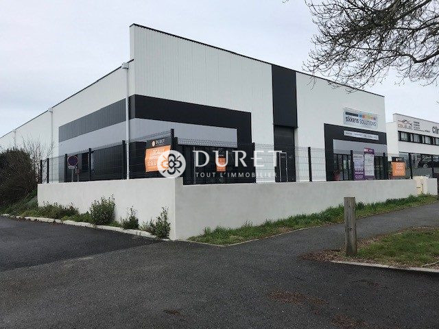 Louer Local commercial Local commercial, La Roche-sur-Yon 600 m2 - LP1230-DURET
