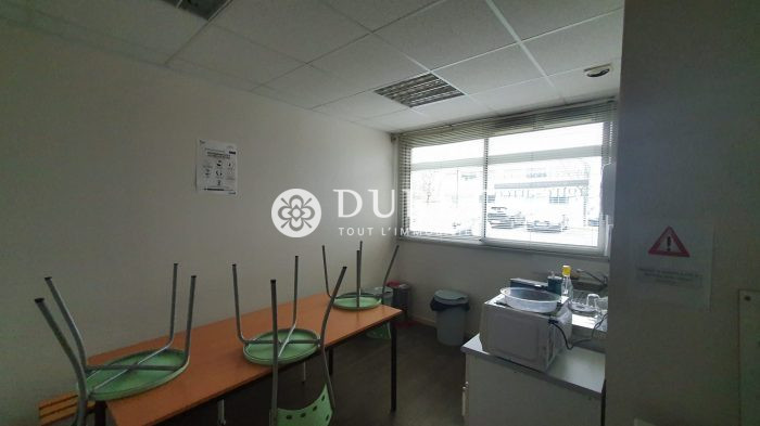 Louer Bureau Bureau, La Roche-sur-Yon 200 m2 - LP1540-DURET