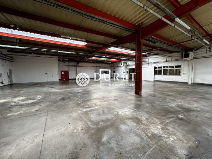 Louer Local professionnel Local professionnel, Mortagne-sur-Sèvre 2360 m2 - LP1551-DURET