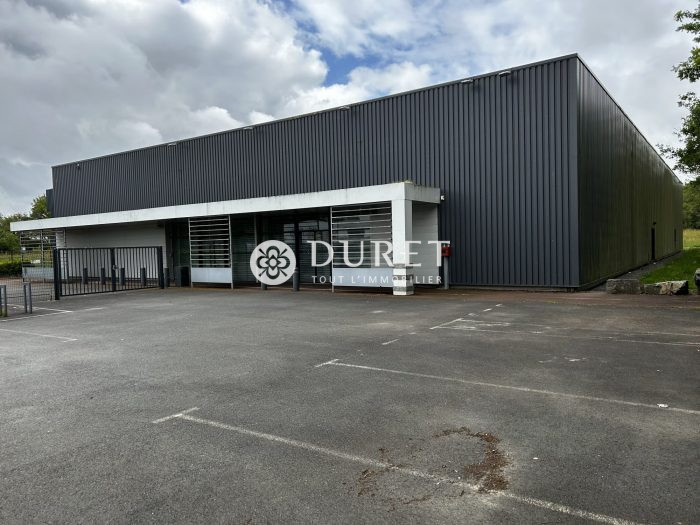 Louer Local commercial Local commercial, Montaigu-Vendée 1300 m2 - LP1604-DURET