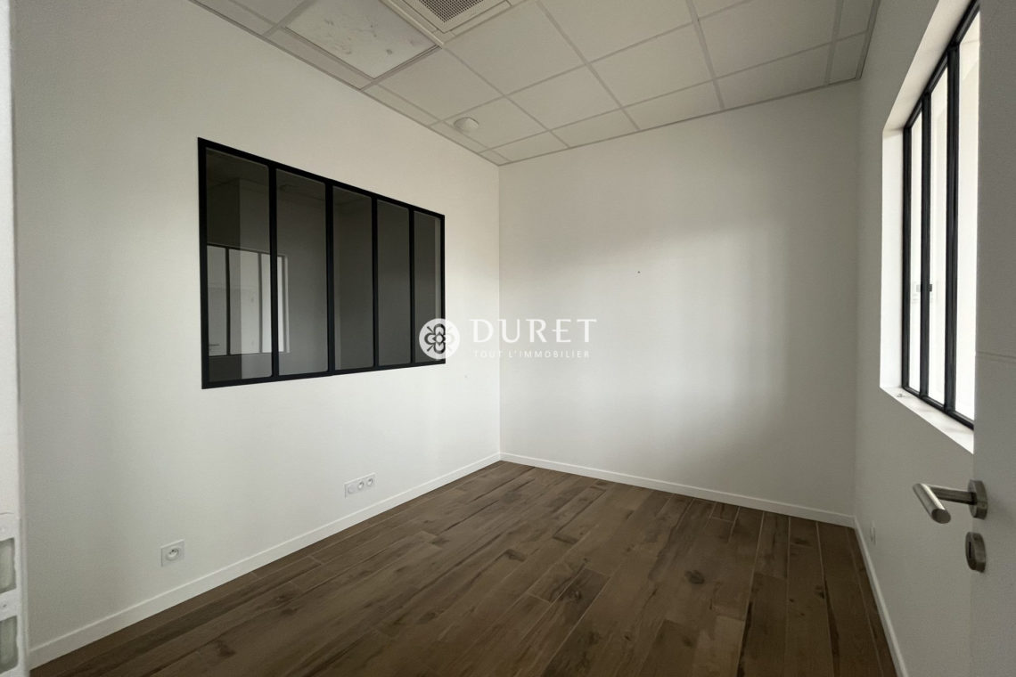 Louer Local commercial Local commercial, Challans 81 m2 - LP2342-DURET