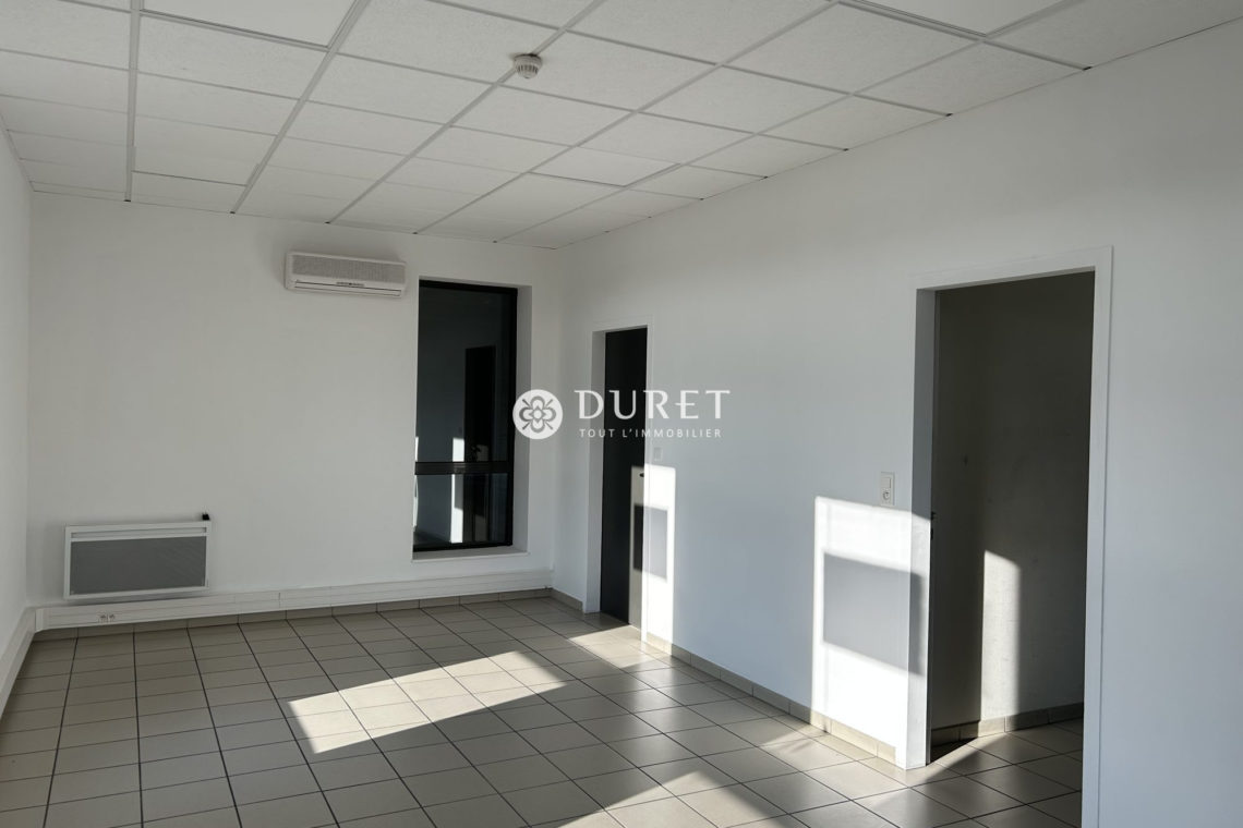 Acheter Local professionnel Local professionnel, Les Herbiers 3590 m2 - VP2522-DURET