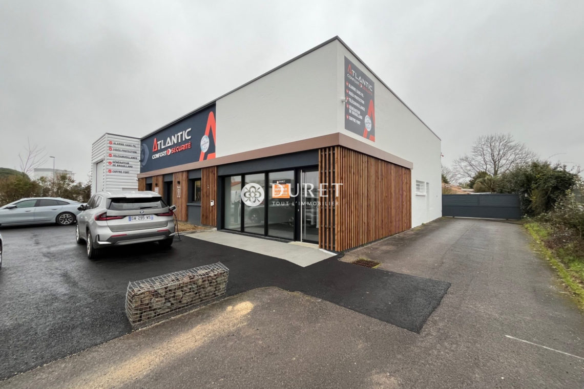 Louer Local commercial Local commercial, Les Achards 75 m2 - LP2321-DURET