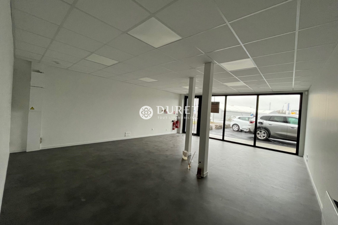 Louer Local commercial Local commercial, Les Achards 75 m2 - LP2321-DURET