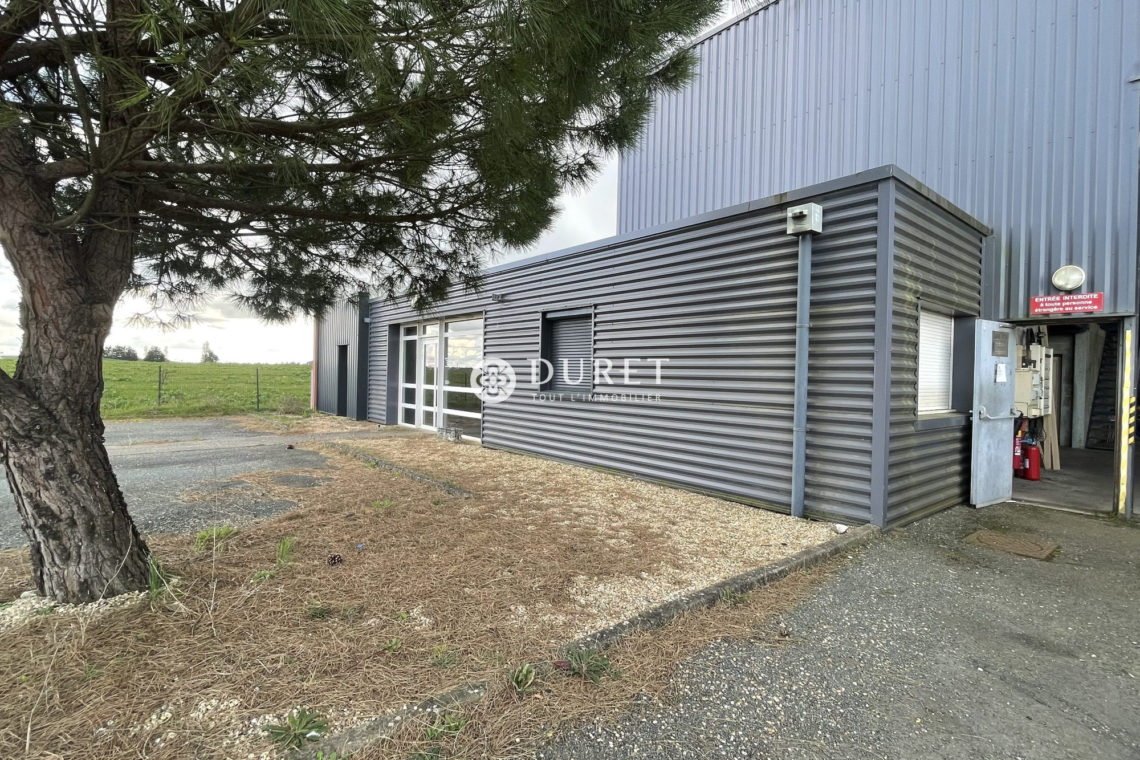 Louer Local industriel Local industriel, Fontenay-le-Comte 780 m2 - LP2574-DURET