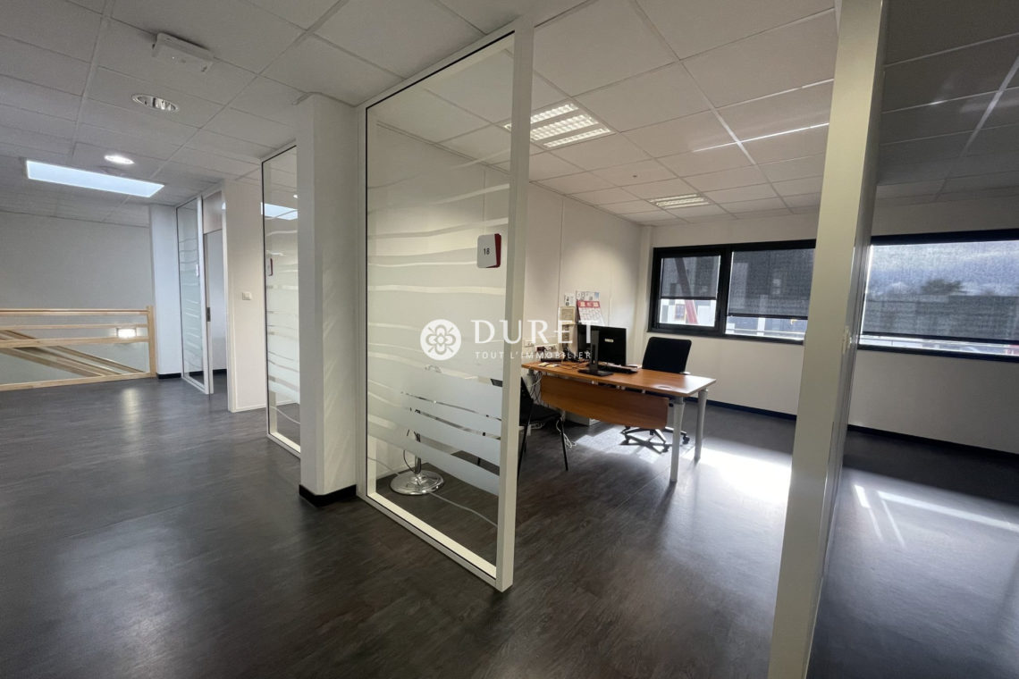 Louer Bureau Bureau, La Roche-sur-Yon 1244 m2 - LP2563-DURET