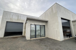 Local industriel, Le Fenouiller 242 m2