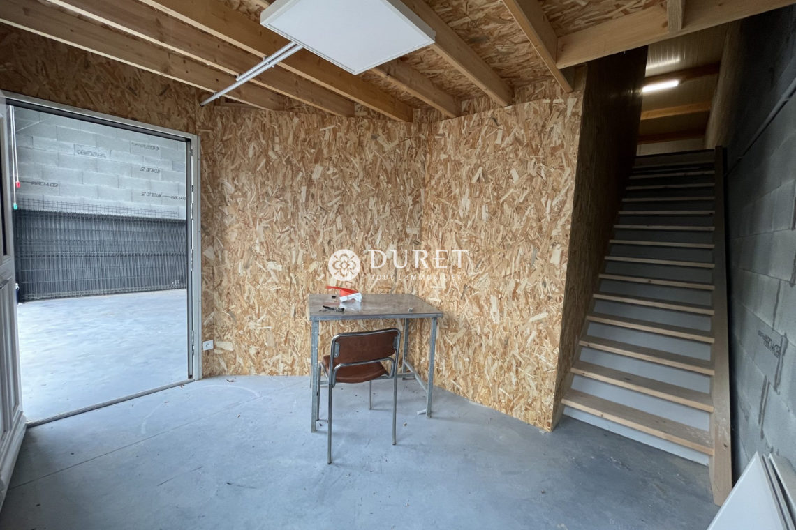 Louer Local professionnel Local professionnel, Aizenay 112 m2 - LP2600-DURET