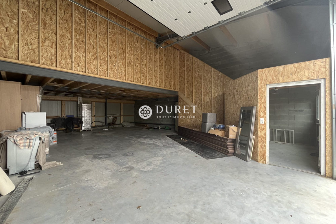 Louer Local professionnel Local professionnel, Aizenay 112 m2 - LP2600-DURET