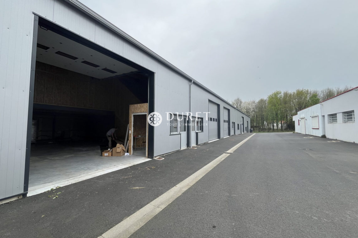 Louer Local professionnel Local professionnel, Aizenay 112 m2 - LP2600-DURET