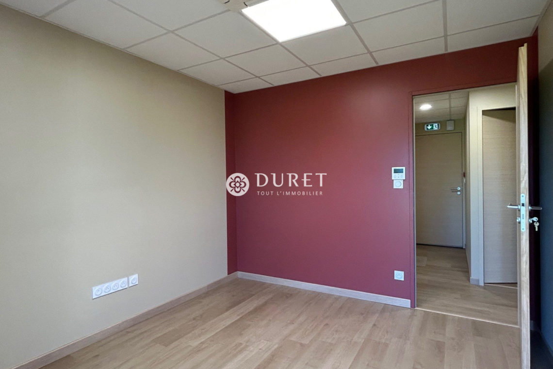 Louer Local professionnel Local professionnel, Cugand 148 m2 - LP2613-DURET