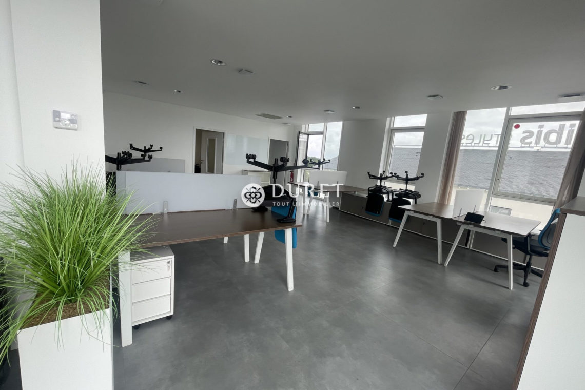 Louer Bureau Bureau, La Roche-sur-Yon 98 m2 - LP1705-DURET