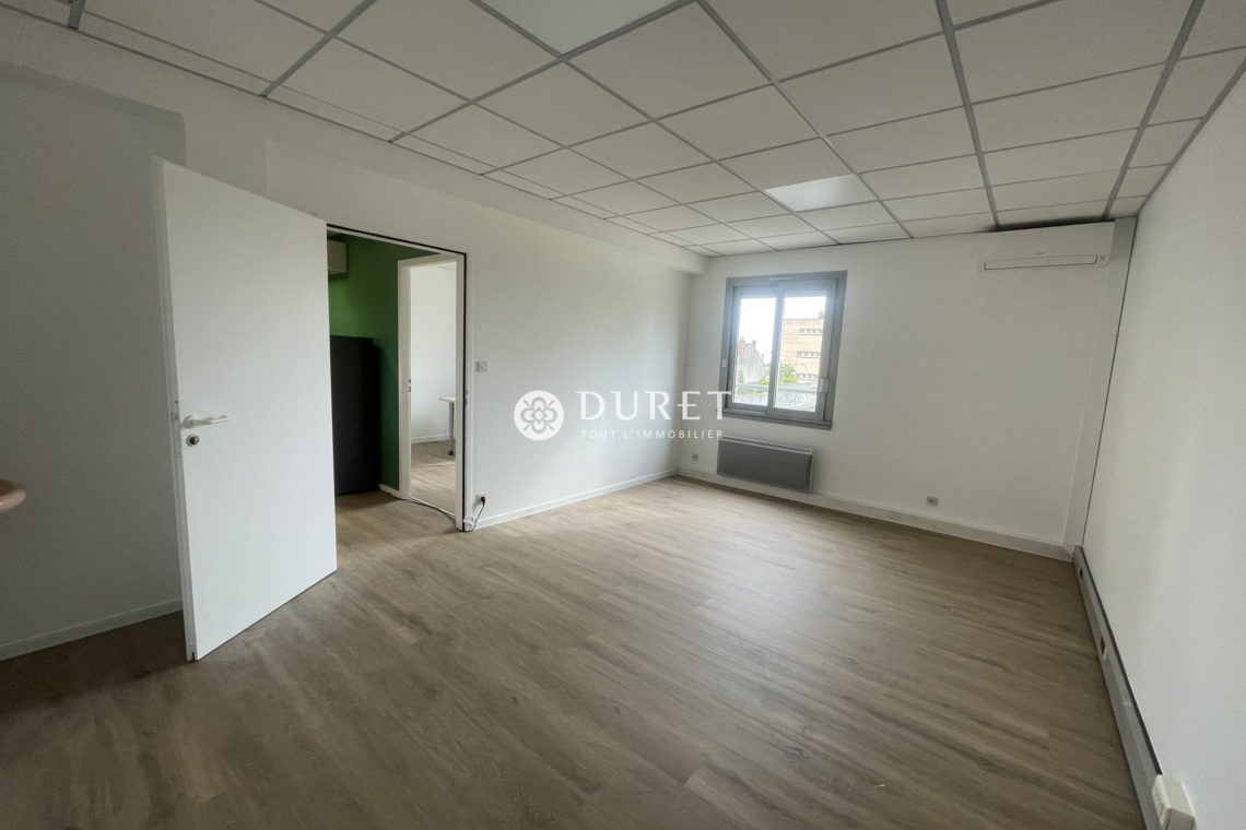 Louer Bureau Bureau, La Roche-sur-Yon 20 m2 - LP2698-DURET