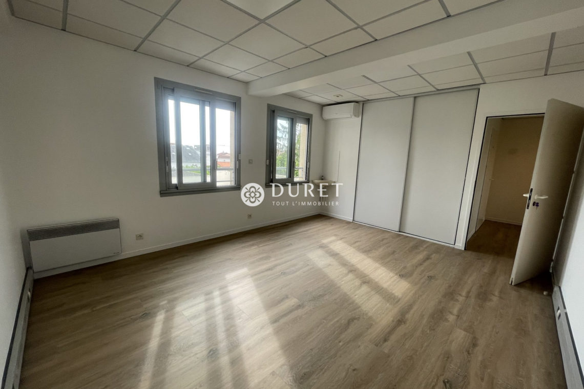 Louer Bureau Bureau, La Roche-sur-Yon 20 m2 - LP2698-DURET