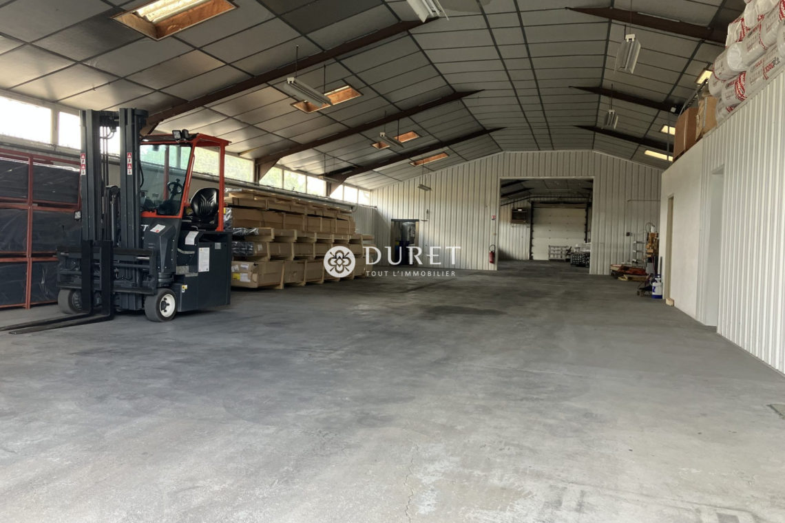 Louer Local industriel Local industriel, La Garnache 1365 m2 - LP2737-DURET