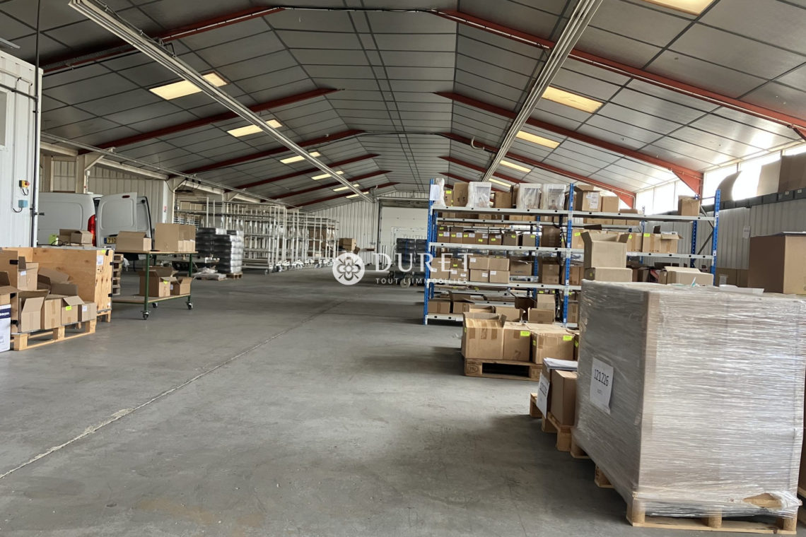 Louer Local industriel Local industriel, La Garnache 1365 m2 - LP2737-DURET