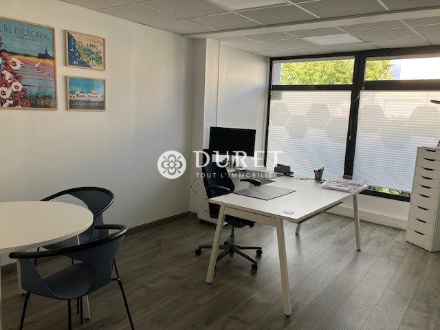 Louer Bureau Bureau, La Roche-sur-Yon 96 m2 - LP1843-DURET