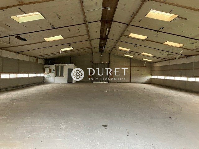 Louer Entrepôt Entrepôt, La Roche-sur-Yon 377 m2 - LP2162-DURET