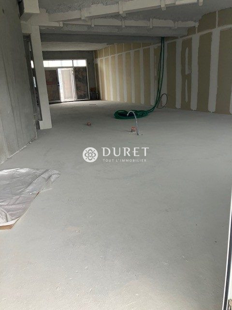 Louer Local commercial Local commercial, Le Poiré-sur-Vie 107 m2 - LP2326-DURET