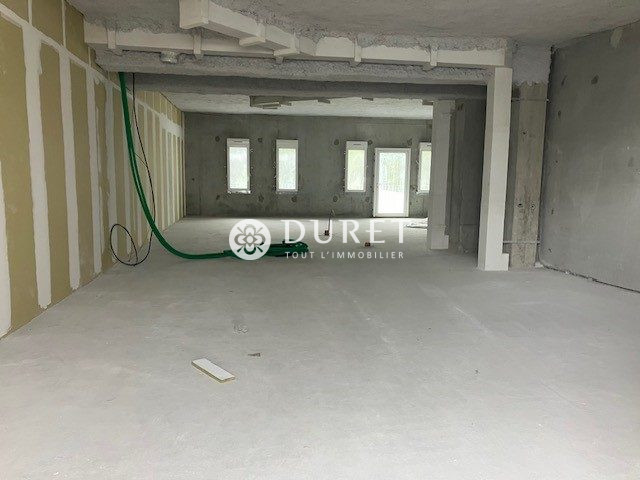 Louer Local commercial Local commercial, Le Poiré-sur-Vie 107 m2 - LP2326-DURET