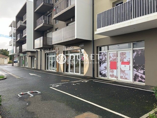 Louer Local commercial Local commercial, Le Poiré-sur-Vie 107 m2 - LP2326-DURET