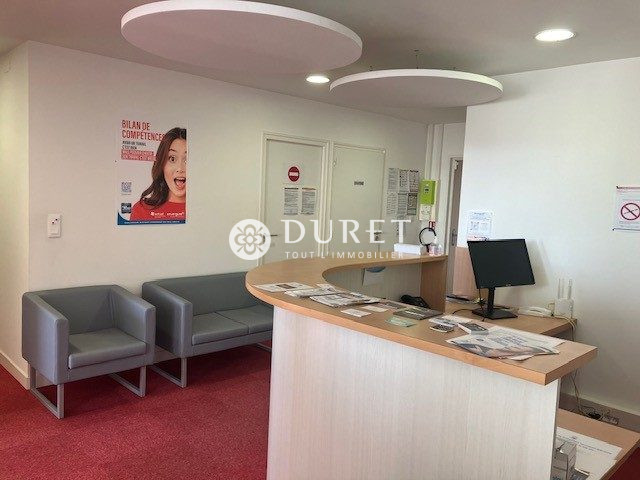 Louer Bureau Bureau, Les-Sables-d-Olonne 142 m2 - LP2375-DURET