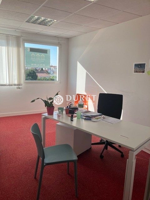 Louer Bureau Bureau, Les-Sables-d-Olonne 142 m2 - LP2375-DURET