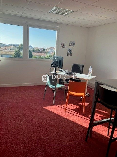 Louer Bureau Bureau, Les-Sables-d-Olonne 142 m2 - LP2375-DURET
