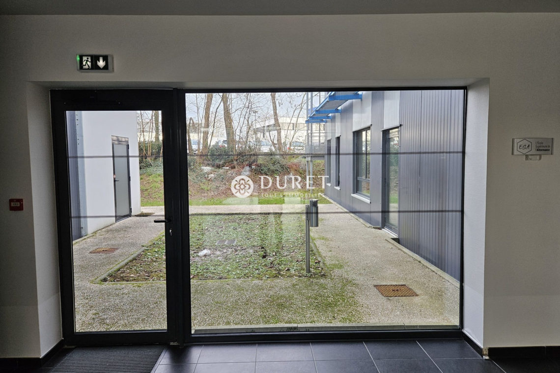 Louer Bureau Bureau, La Roche-sur-Yon 192 m2 - LP2486-DURET