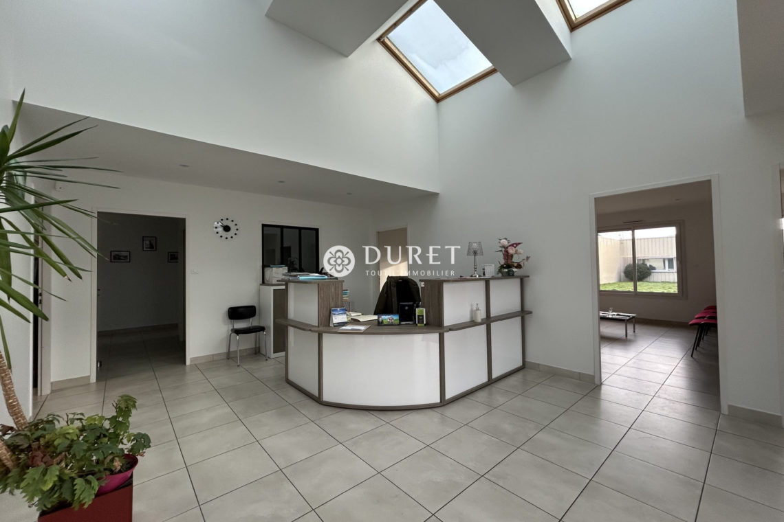 Louer Bureau Bureau, Montaigu-Vendée 245 m2 - LP2544-DURET