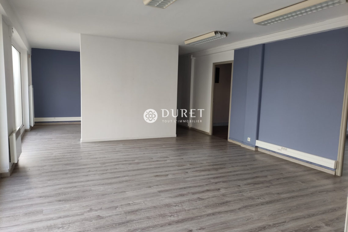 Louer Local commercial Local commercial, Challans 90 m2 - LP2658-DURET