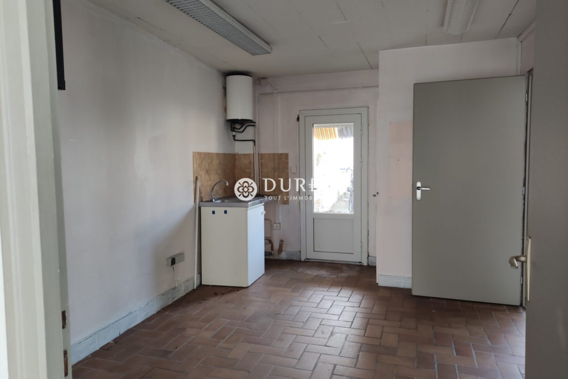 Louer Local commercial Local commercial, Challans 90 m2 - LP2658-DURET