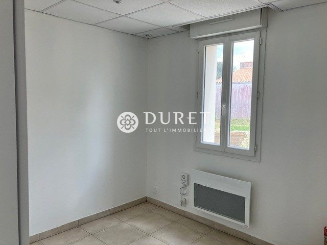 Louer Local professionnel Local professionnel, Dompierre-sur-Yon 240 m2 - LP2664-DURET