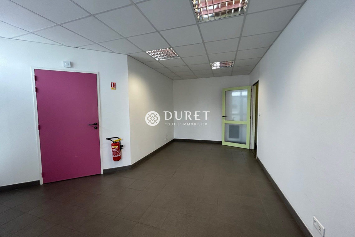 Louer Bureau Bureau, Montaigu-Vendée 125 m2 - LP2666-DURET