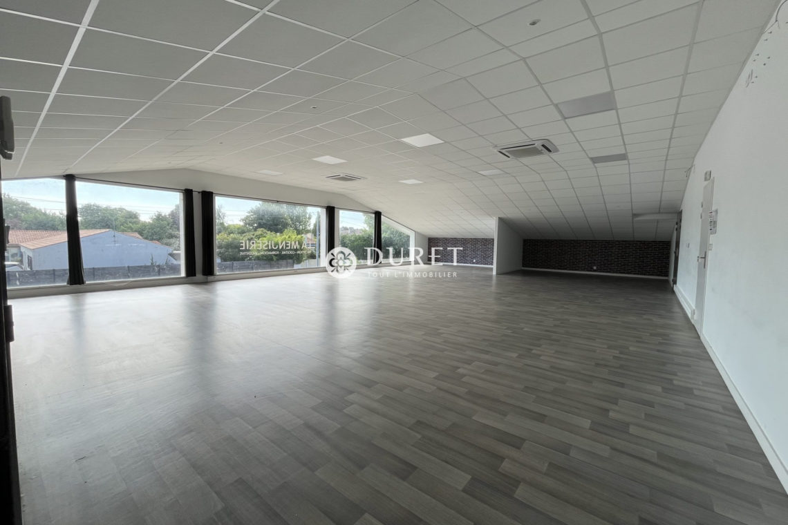 Louer Bureau Bureau, Challans 166 m2 - LP2681-DURET