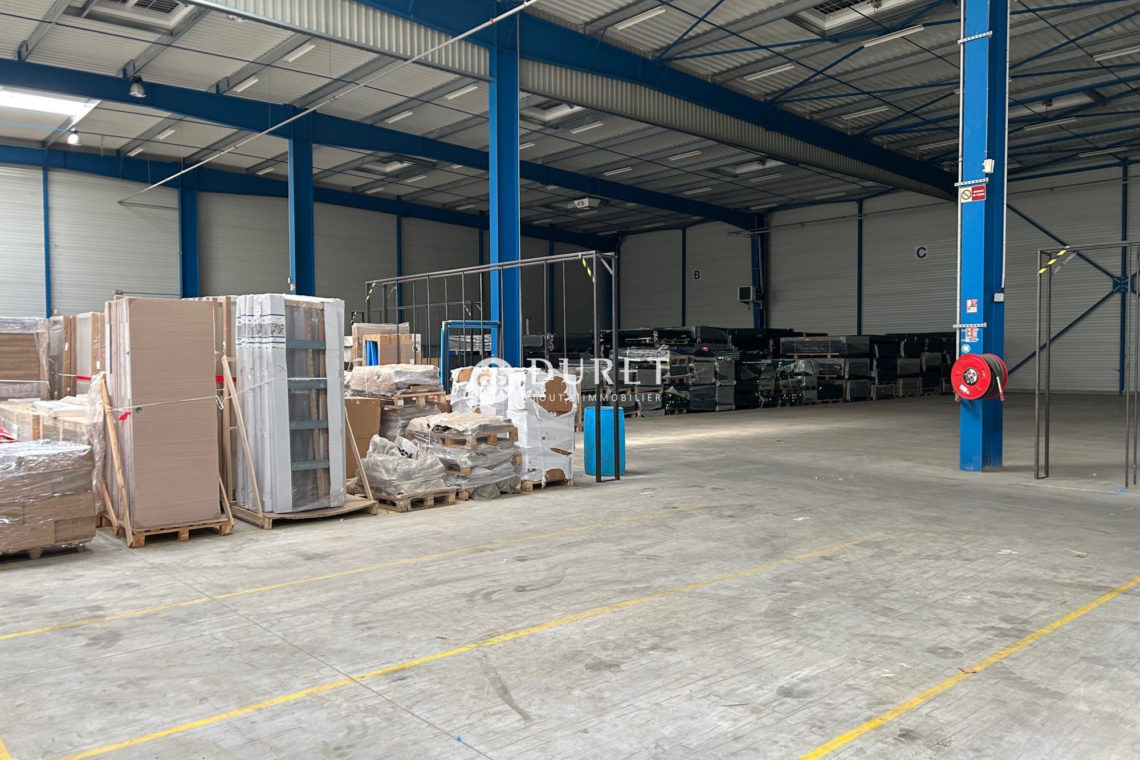 Louer Local professionnel Local professionnel, Mortagne-sur-Sèvre 4630 m2 - LP2683-DURET
