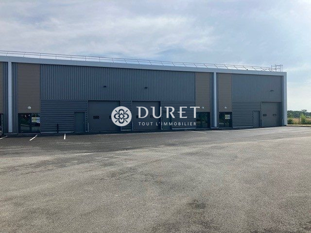 Louer Local professionnel Local professionnel, La Roche-sur-Yon 735 m2 - LP2722-DURET