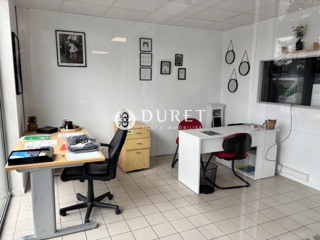 Louer Local professionnel Local professionnel, La Roche-sur-Yon 1126 m2 - LP2746-DURET
