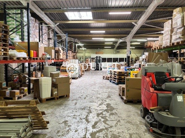 Louer Local professionnel Local professionnel, La Roche-sur-Yon 1126 m2 - LP2746-DURET