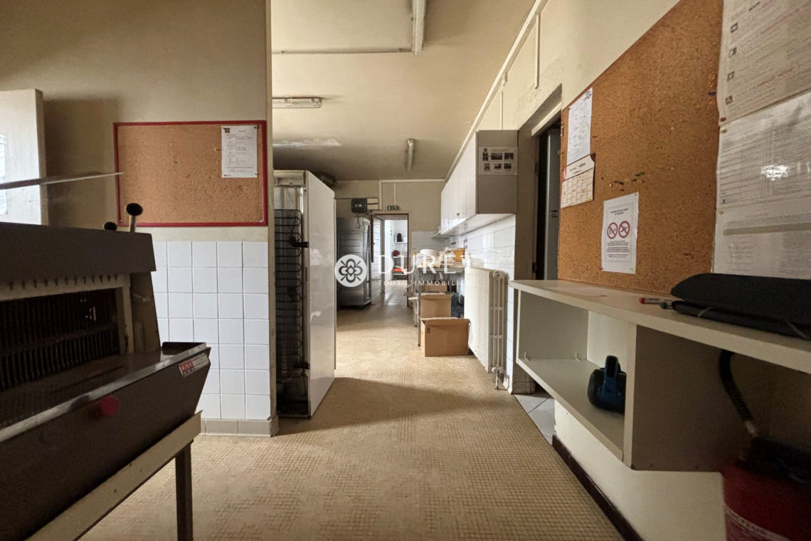 Louer Local commercial Local commercial, Beauvoir-sur-Mer 150 m2 - LP2105-DURET