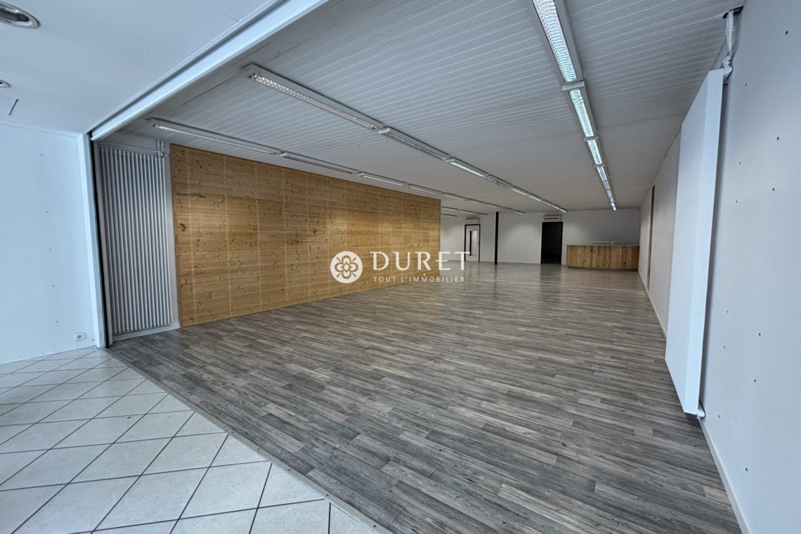 Louer Local commercial Local commercial, Aizenay 440 m2 - LP2804-DURET