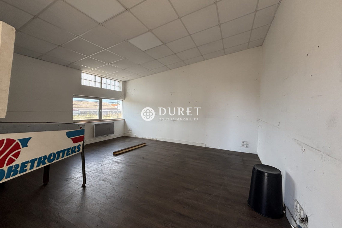 Louer Local industriel Local industriel, Challans 595 m2 - LP2827-DURET