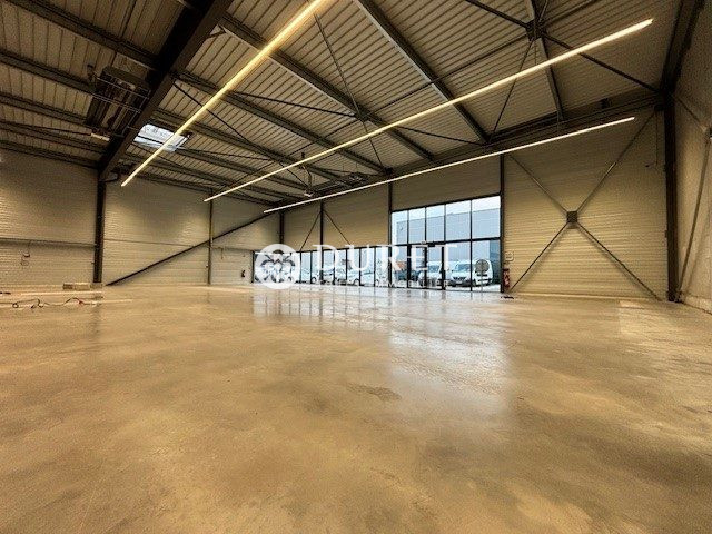 Louer Local professionnel Local professionnel, La Roche-sur-Yon 509 m2 - LP2830-DURET