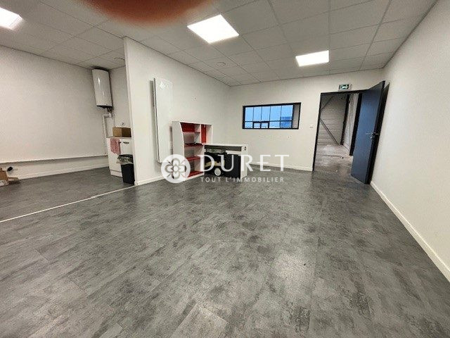 Louer Local professionnel Local professionnel, La Roche-sur-Yon 509 m2 - LP2830-DURET