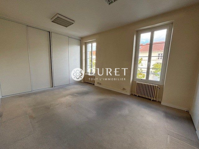 Louer Bureau Bureau, La Roche-sur-Yon 517 m2 - LP2821-DURET